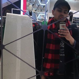 Meet your Posher, Adeeb